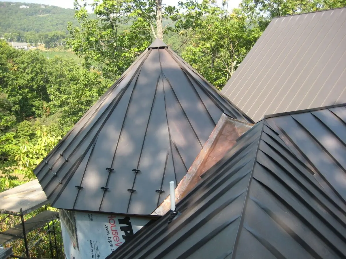 Professional Roof Tarp Installation by Craftsman Roofing in Broening